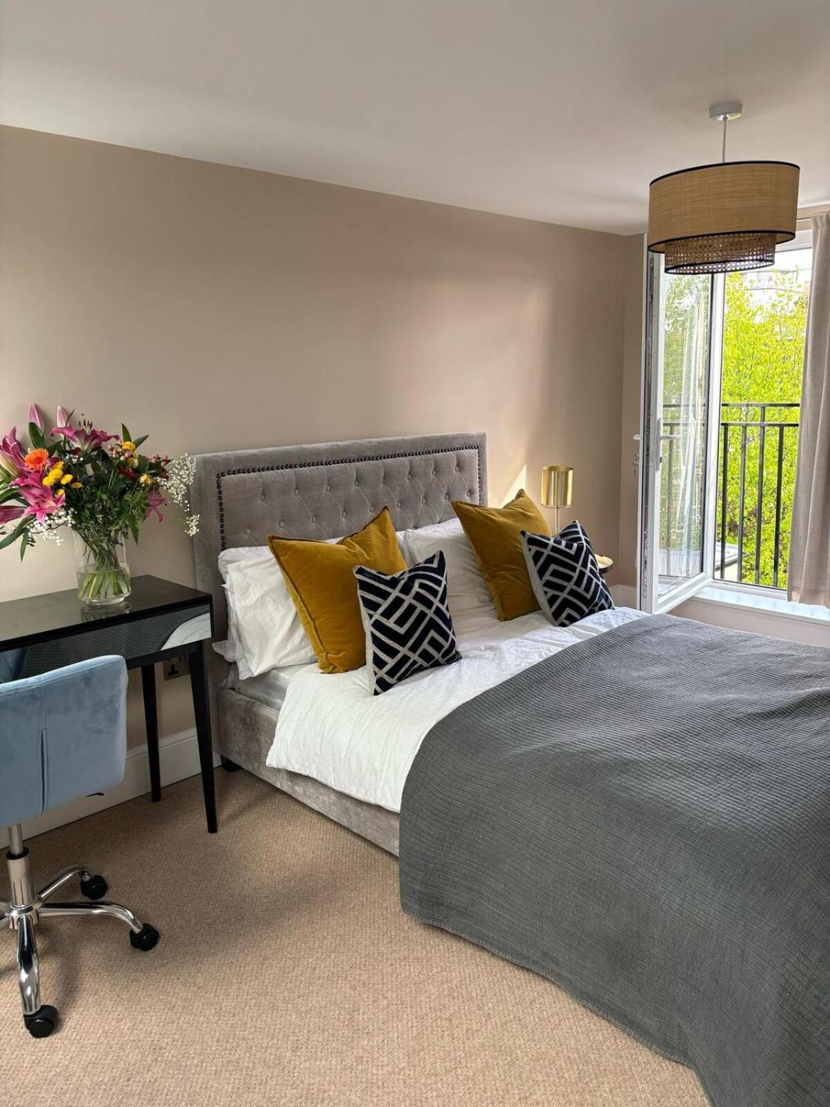 Lavish Maida Vale Townhouse Sleeps Up To 8 With Patio & Office - Open To Short & Long Term Lets * Londres